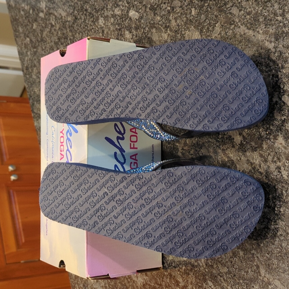 Skechers Navy Blue Yoga Foam Flip Flops Size 9 - Picture 5 of 8